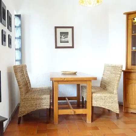 Quinta Velha - *